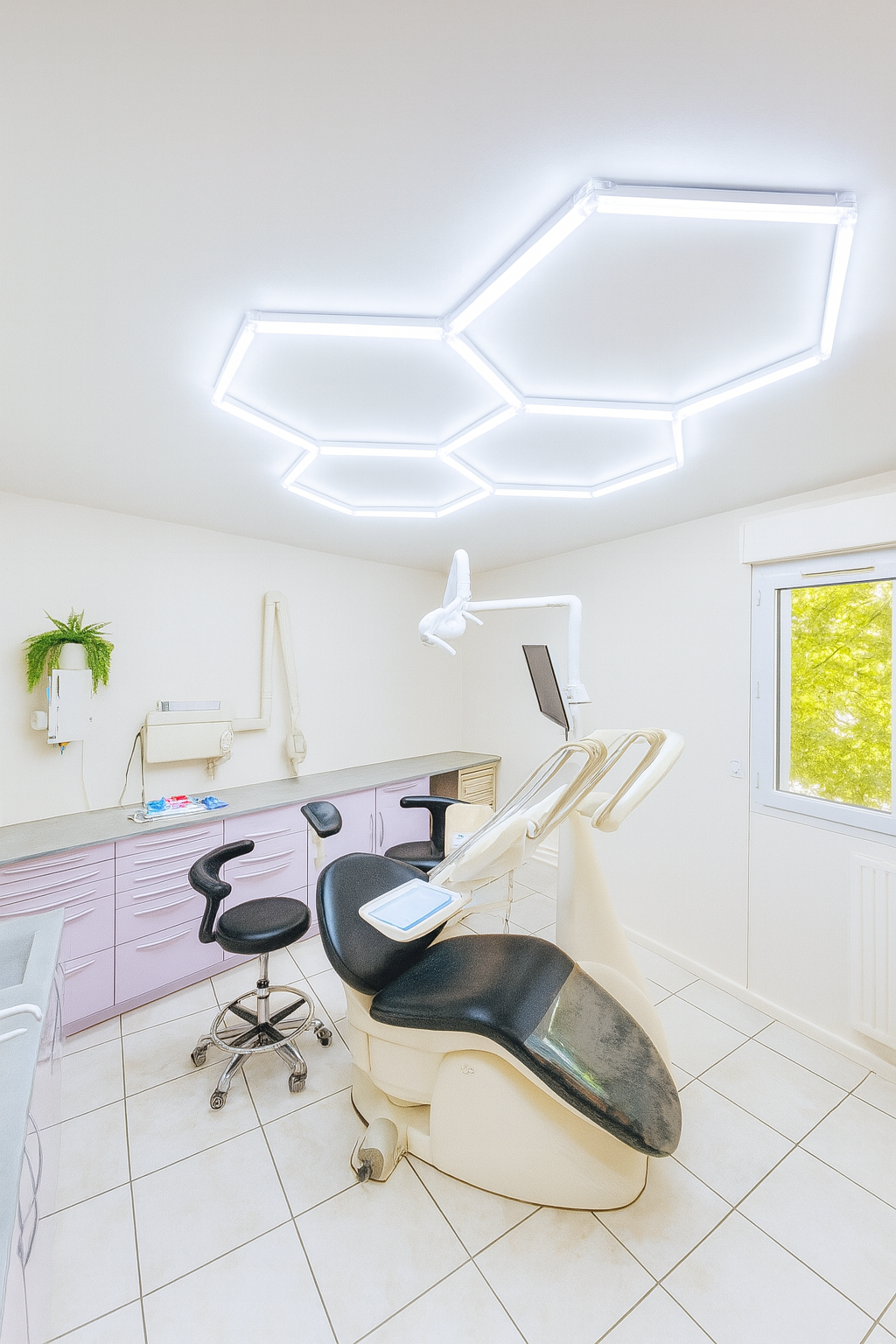 Cabinet dentaire moderne - Dr. Vasilovici